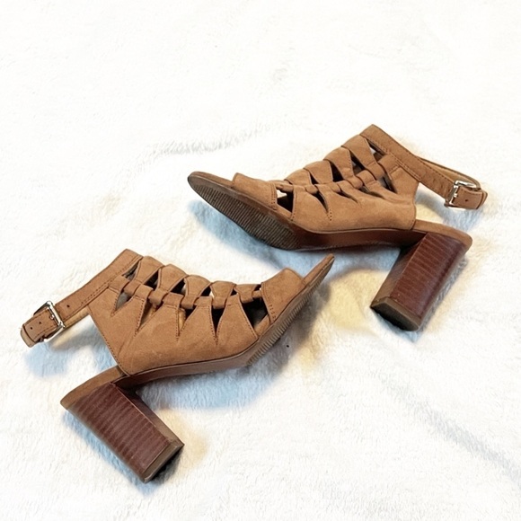 Franco Sarto Grady Faux Suede Stacked Heels Sandals Camel Tan Size 6 Open Toe - Picture 2 of 7